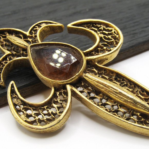 Vintage Fleur De Lis Brooch Gold Tone Amber Glass Stone - Picture 3 of 4